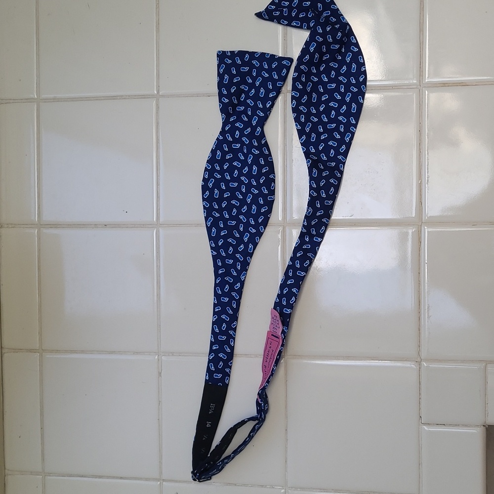 Vineyard Vines Silk Bowtie